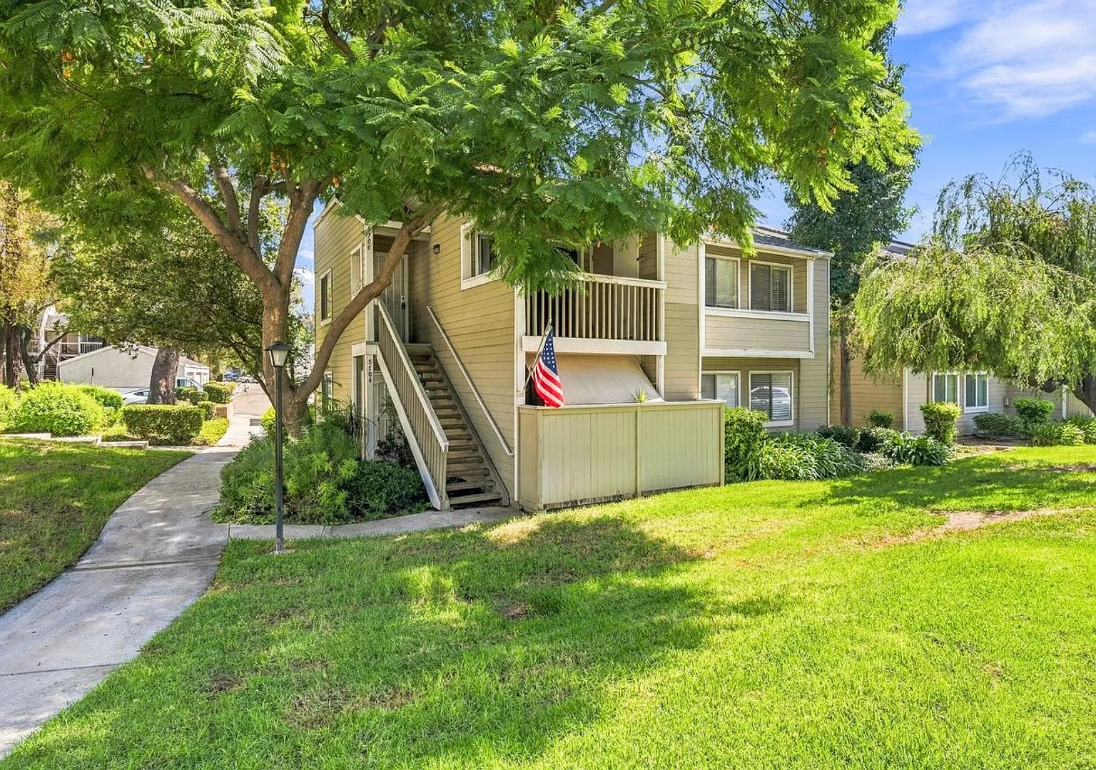 Spacious and Well Maintained 3 bed 2 Bath Condo in Yorba Linda — Photo 1
