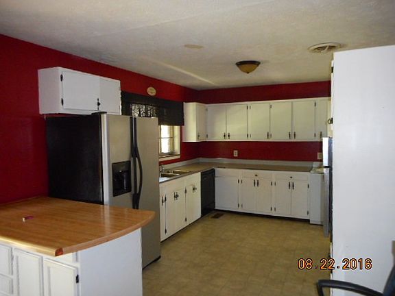 2nd image of 2021 E Outer Dr