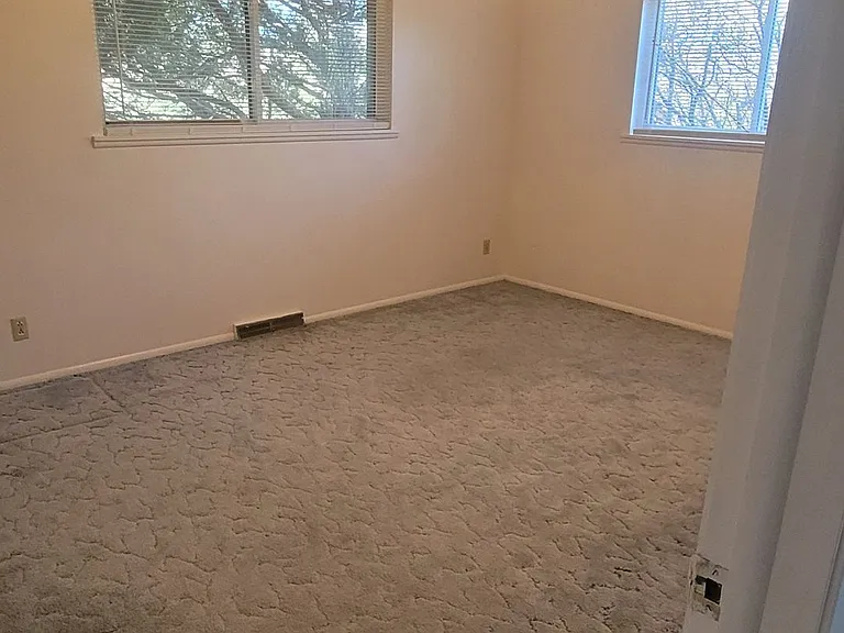 2636 Hickory Dr — Photo 8