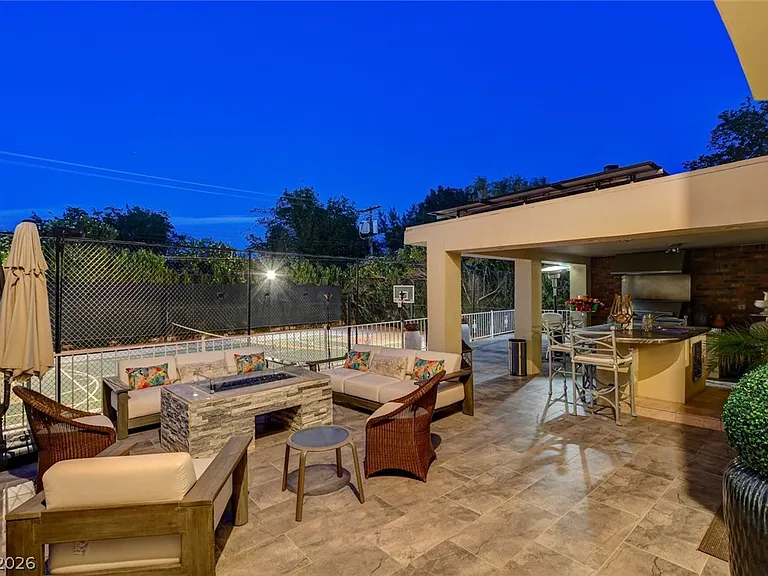 7001 Alamitos Cir — Photo 58