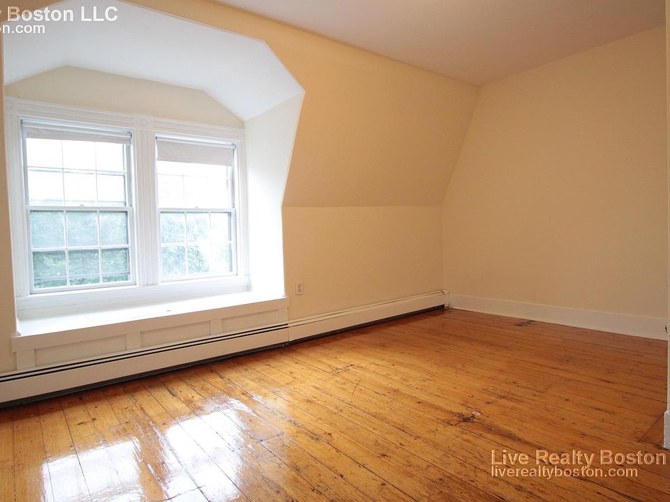 2nd image of 3 High Street Pl #3CC