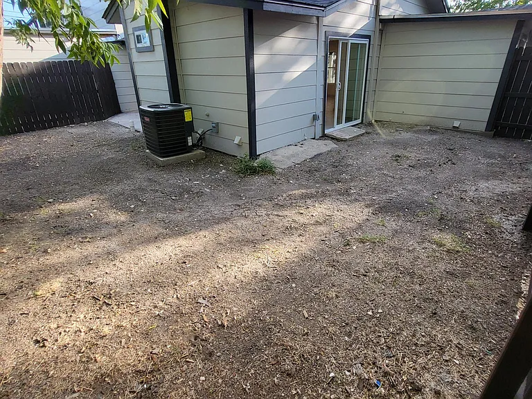 2417 Castroville Rd #1104 — Photo 22