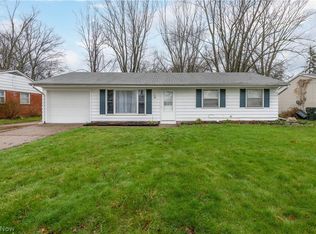 1360 Hollyview Dr, Vermilion, OH 44089