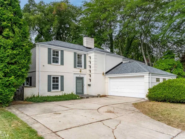 41 Beacon Hill Rd, Grosse Pointe Farms, MI 48236