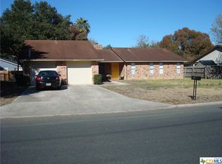 1716 Eastwood Dr, Seguin, TX 78155