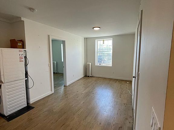 3rd image of 264 Monticello Ave #7