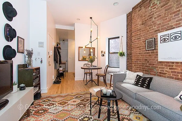 Rented by Copperwood Real Estate | media 21