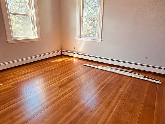 5th image of 9 Hearn St #2