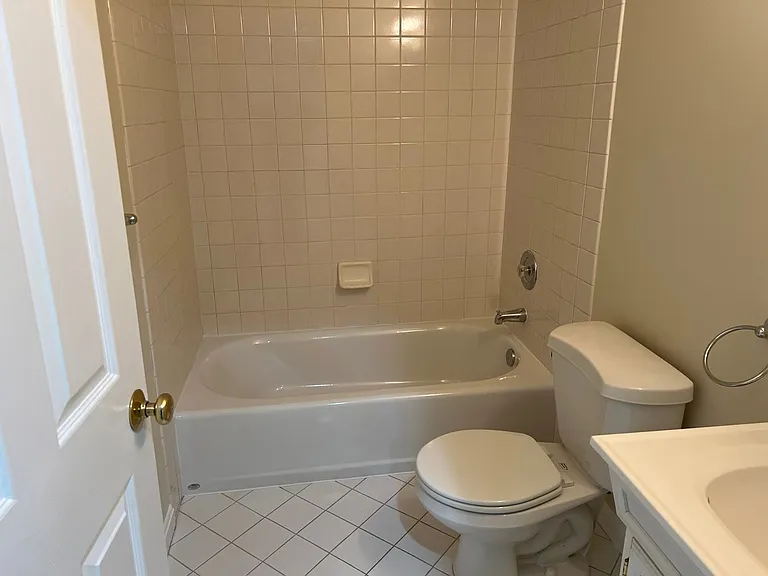 9425 Spruce Tree Cir — Photo 13