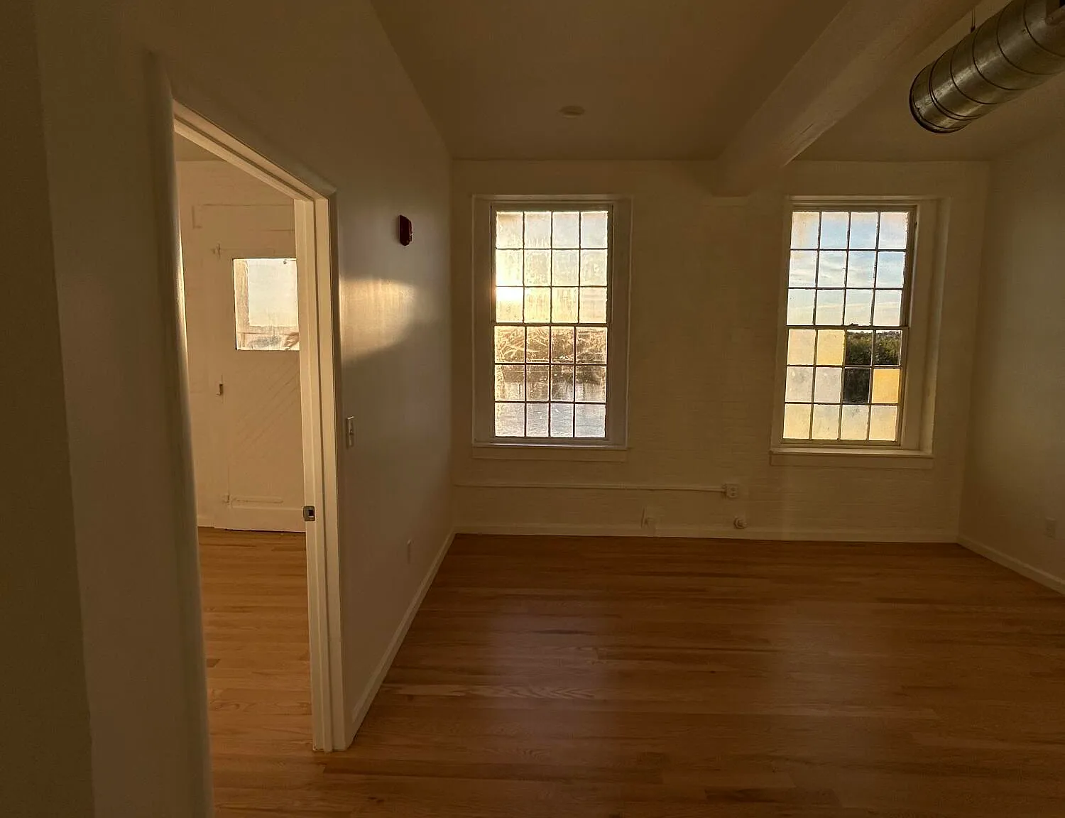 2 bed, 808 sqft, $2,100 — Photo 4
