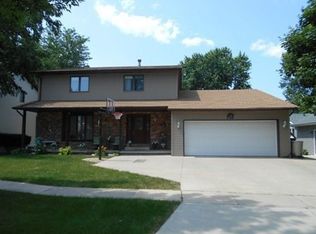 739 Maucker Rd, Cedar Falls, IA 50613