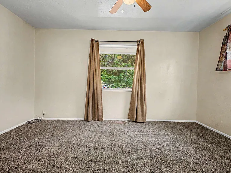 1230 S Grape St — Photo 8