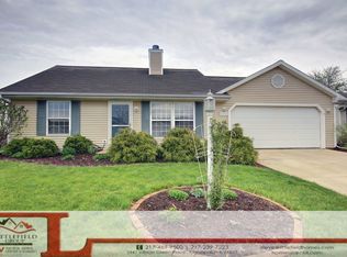 612 Northgate Dr, Saint Joseph, IL 61873