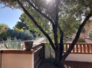 387 S Paseo Tierra APT B, Green Valley, AZ 85614