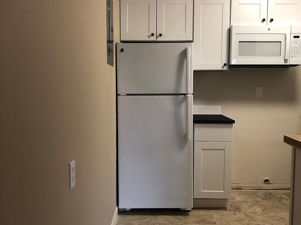 Kitchen. The microwave is new. The oven range will be installed by 10th