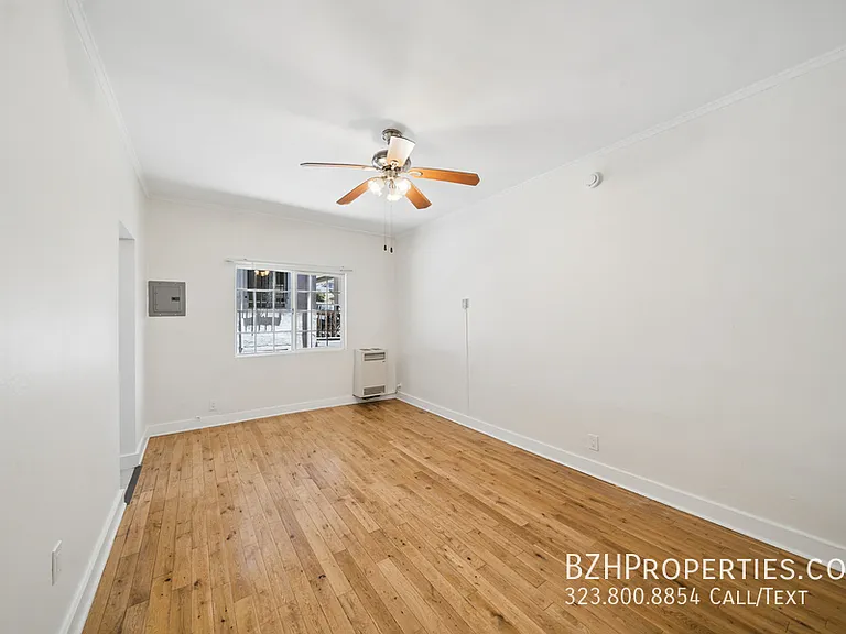 1267 Vin Scully Ave — Photo 11