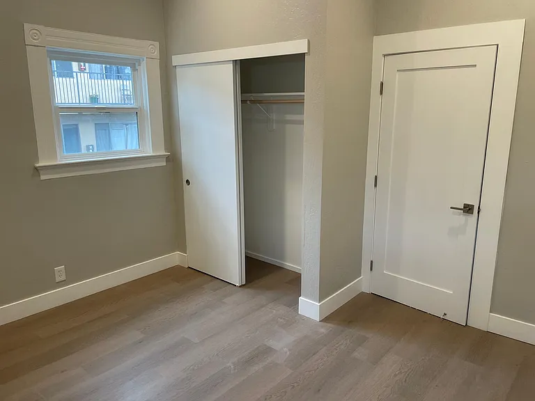 836 Monroe St — Photo 11