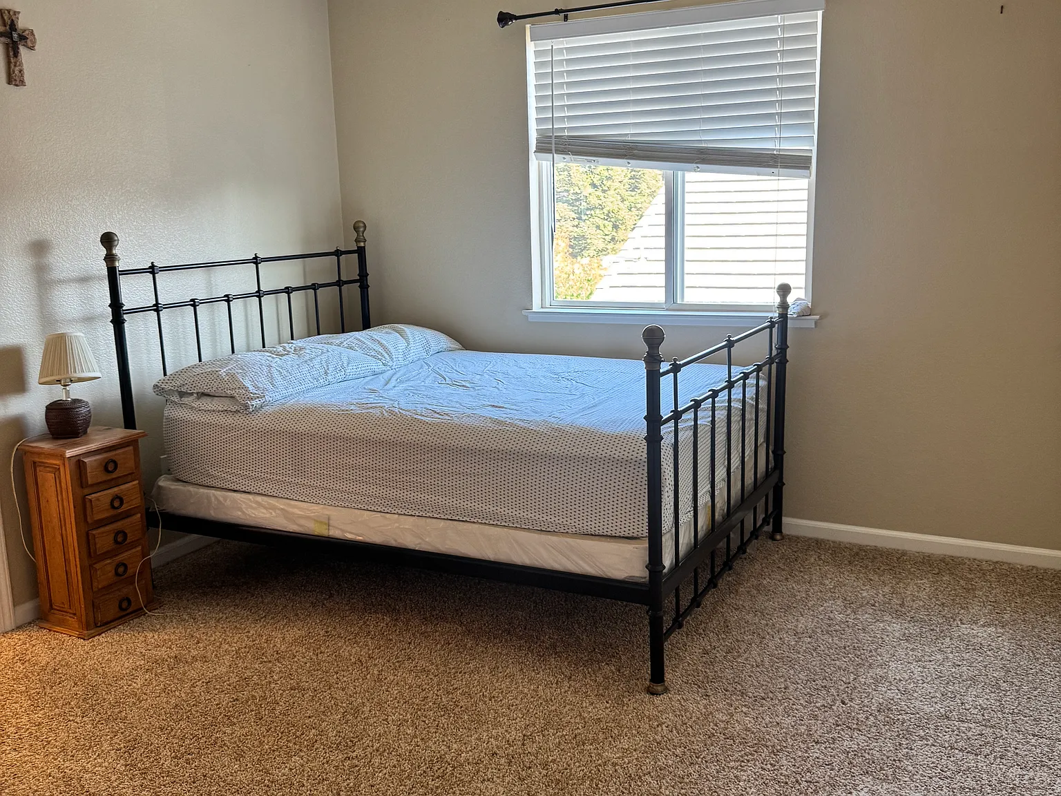 5 bed, 3.5 bath, 3225 sqft, $900 — Photo 4