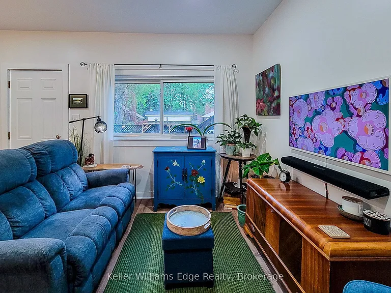64 Locke St N #2 — Photo 3