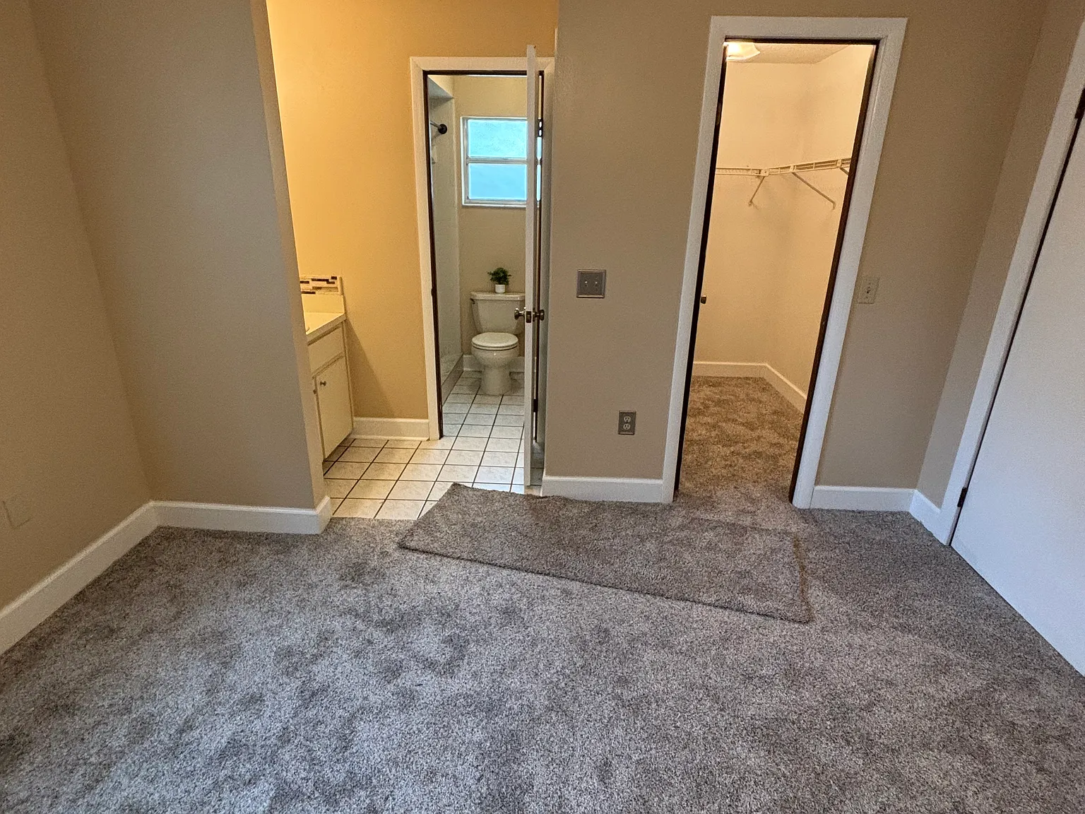 3 bed, 1410 sqft, $2,300 — Photo 2