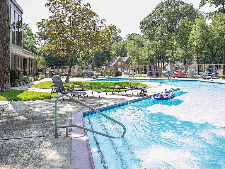 12900 Walden Rd #220B — Photo 39