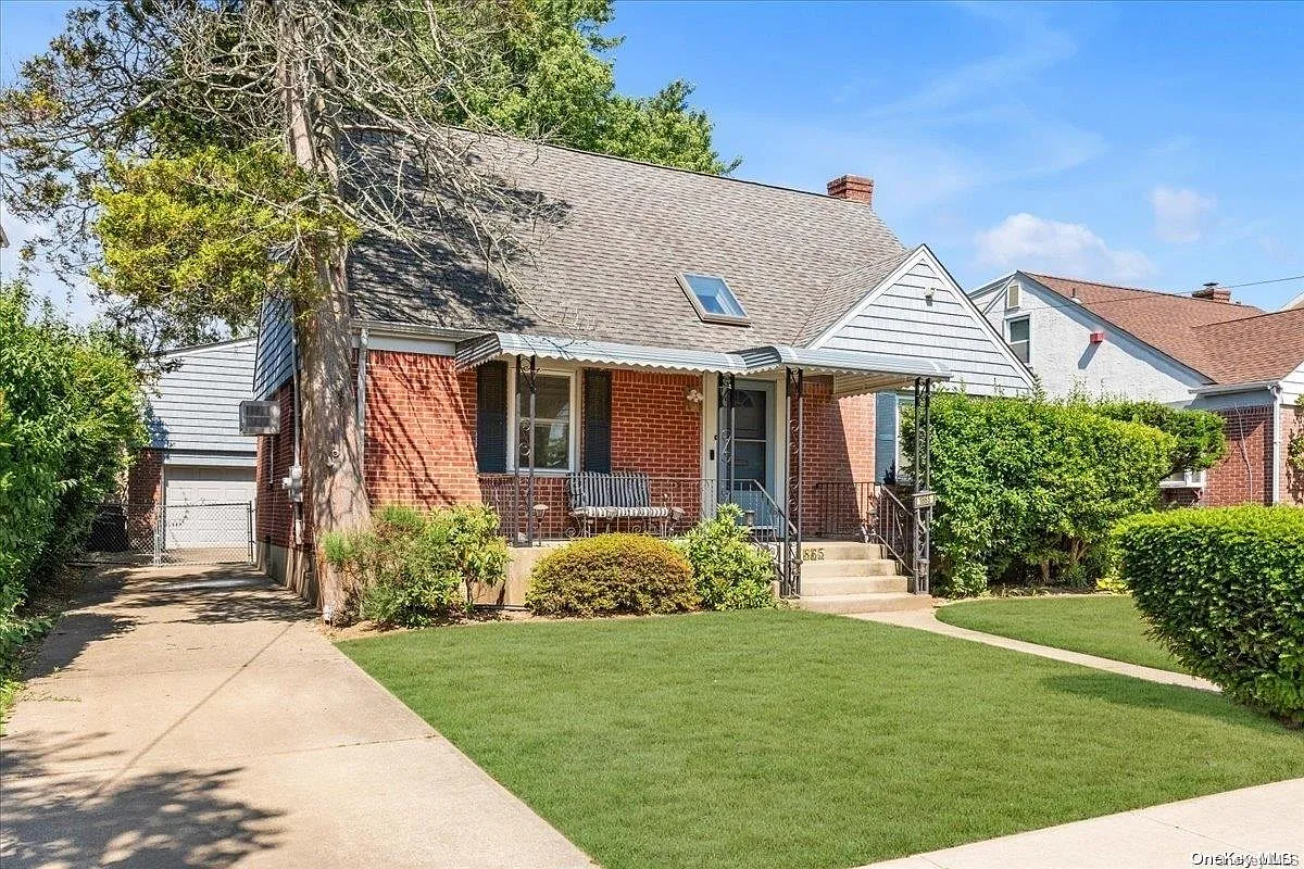 1865 Stewart Avenue photo 1