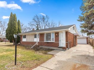 10343 N Oak Dr, Ferndale, MI 48220
