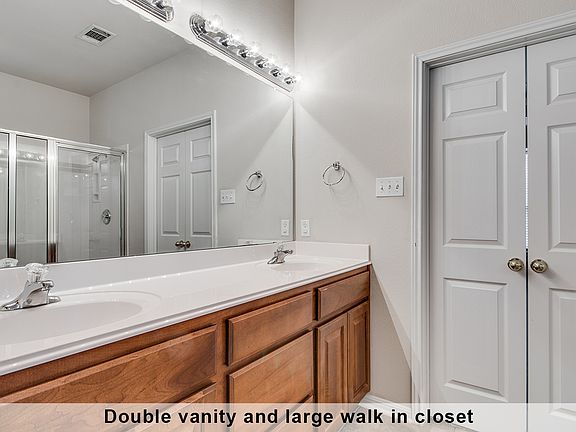 3rd image of 15300 Fernhill Dr