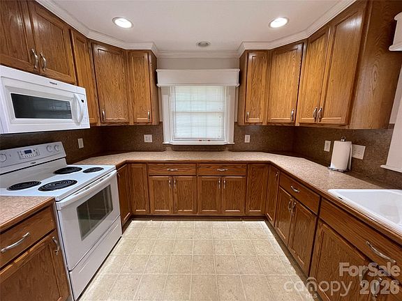 5th image of 507 Meadowrock Dr