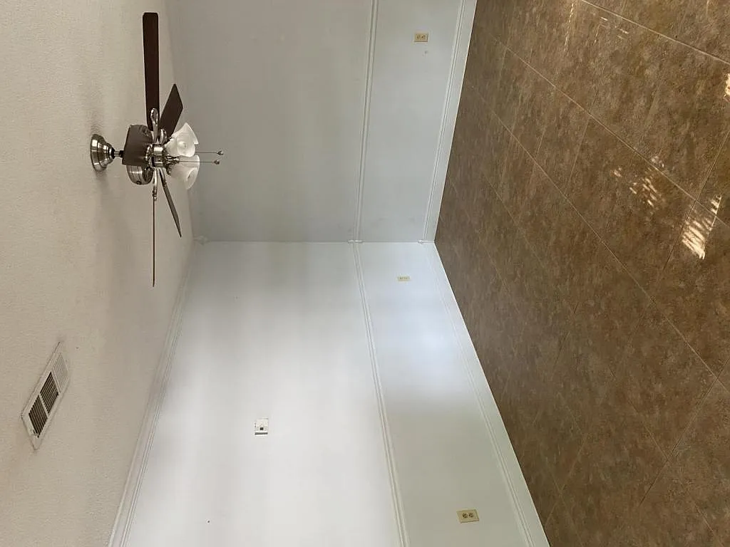 950 Jefferson Dr — Photo 3
