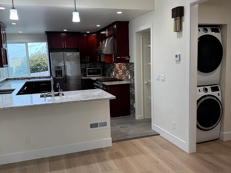 94 Crestline Ave — Photo 2