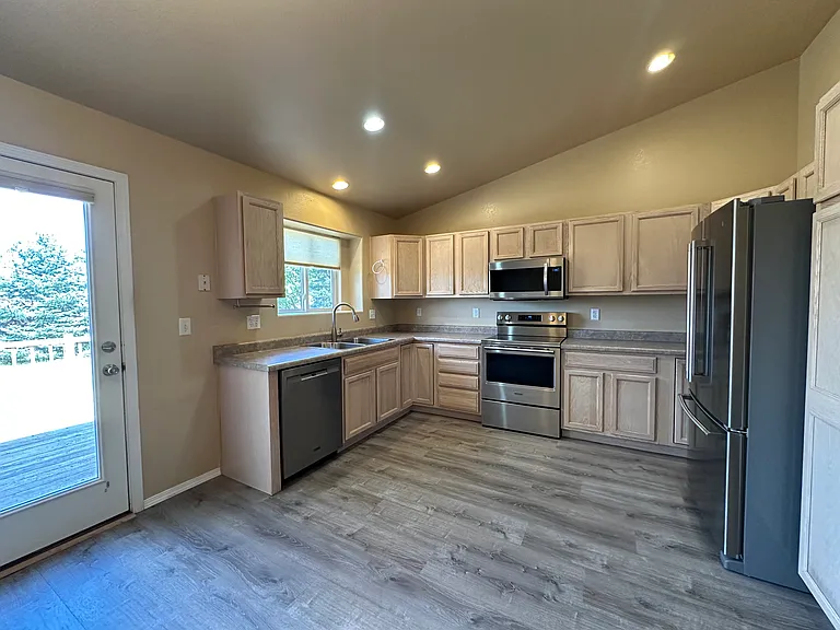 17055 Mountain Lake Dr — Photo 6