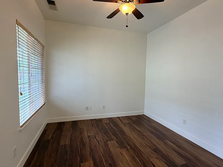 Third bedroom / den
