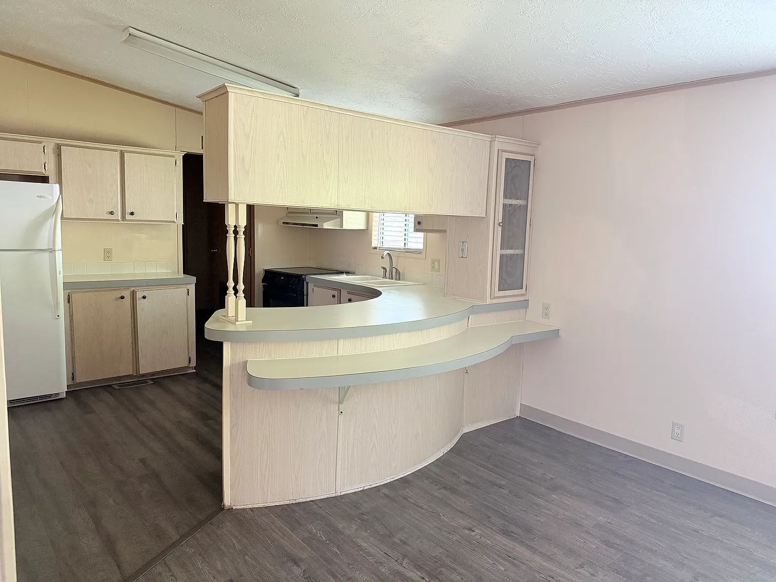 3 bed, $1,400 — Photo 4