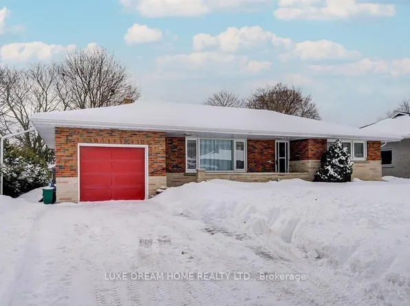 834 Law St, Oshawa, ON L1G 4M4