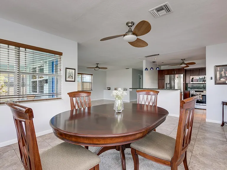 1540 Arthur St — Photo 10