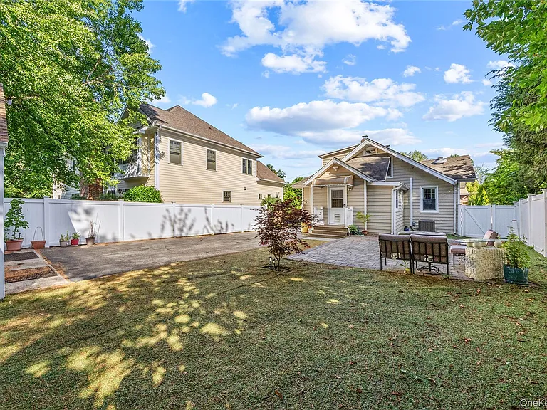 15 Pershing Ave — Photo 37