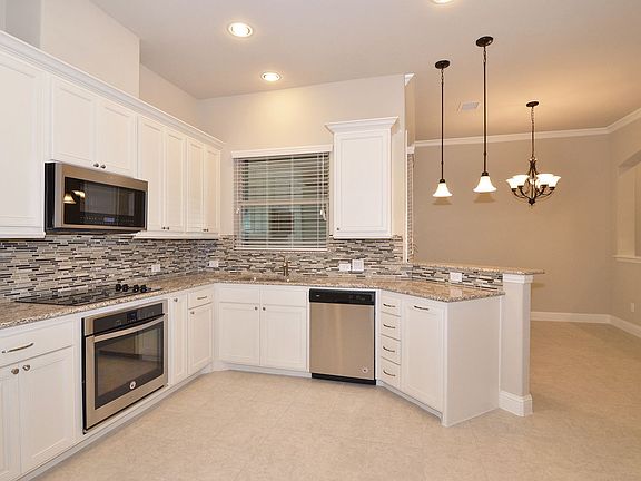 5th image of 864 Dartford Dr