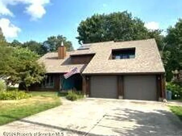 709 Adele Dr, Peckville, PA 18452