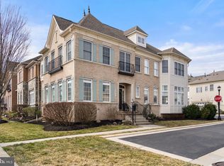 24917 Avonlea Dr, Chantilly, VA 20152