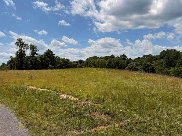 1 Walker Cemetery Rd, Bulls Gap, TN 37711