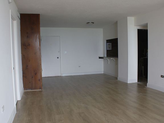4th image of 5555 Collins Ave APT 4H