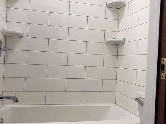 Bath tub and shower