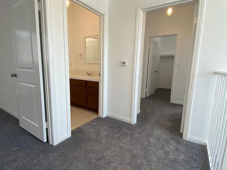 9731 Vesper Ave #9 — Photo 17