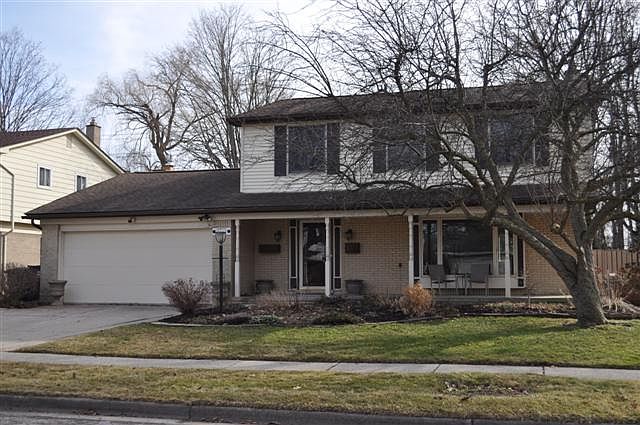 1st image of 3264 Bluett Dr