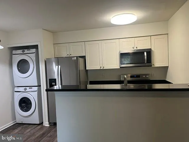 2 bed, 2.0 bath, 825 sqft, $2,200 — Photo 3