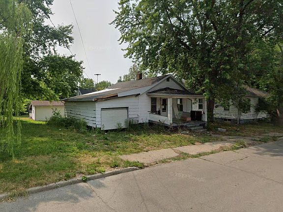 3rd image of 654 N Avenue B