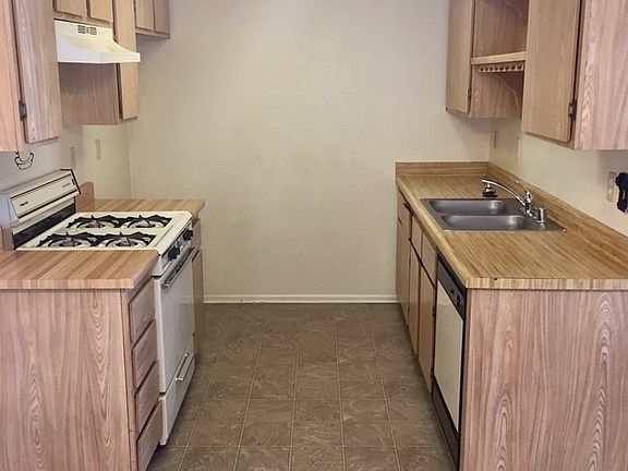 5th image of 1632 Orchid Ln APT A