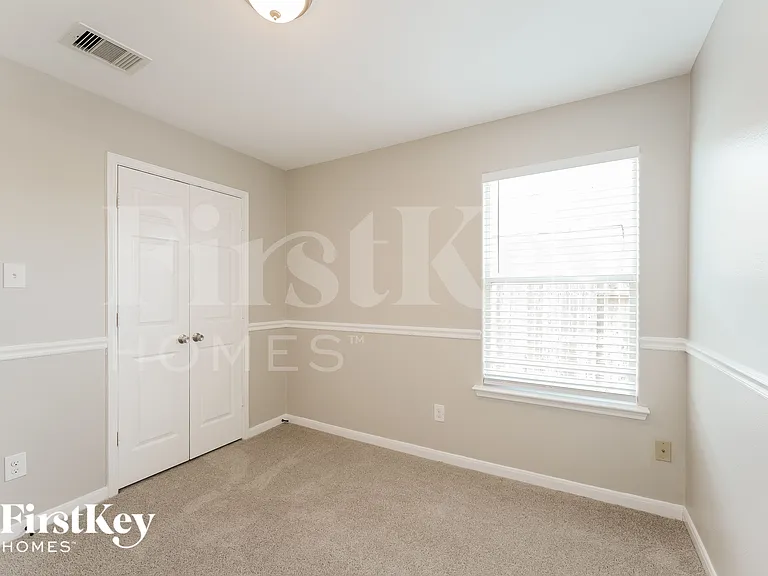 7111 Lilac Manor Ln — Photo 10