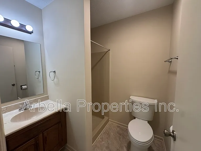 1029 Surmont Ct — Photo 19
